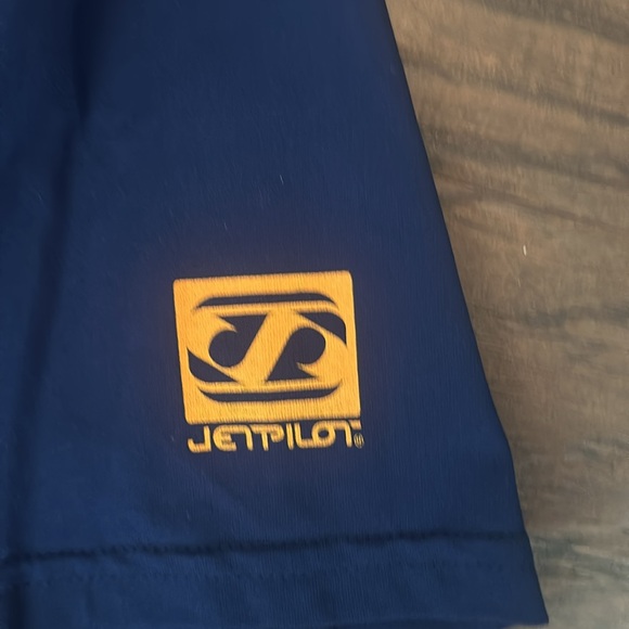 Rash guard - Picture 2 of 2